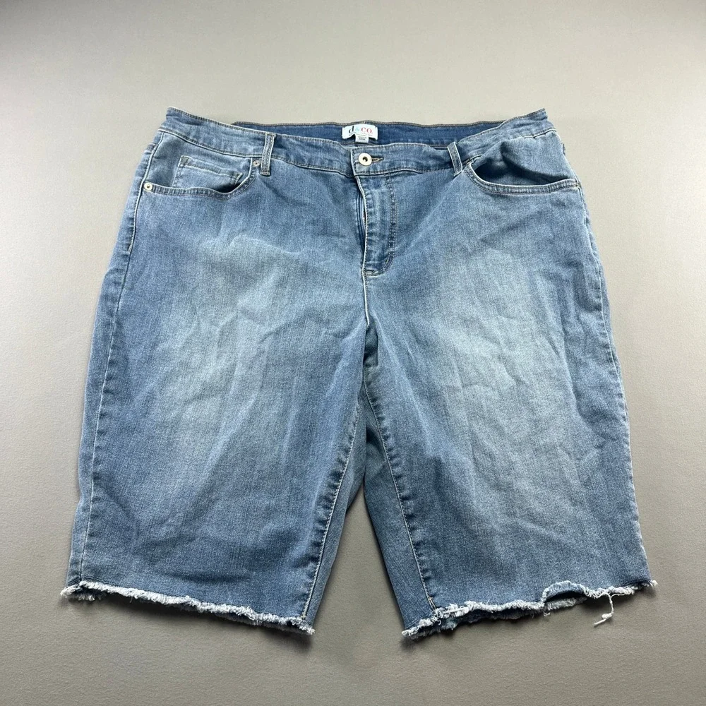 D&Co Bermuda Shorts Womens 20W Blue Denim Cotton Stretch Frayed Hem High Rise